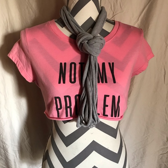 Scarf and T-Shirt Combo - Picture 2 of 6